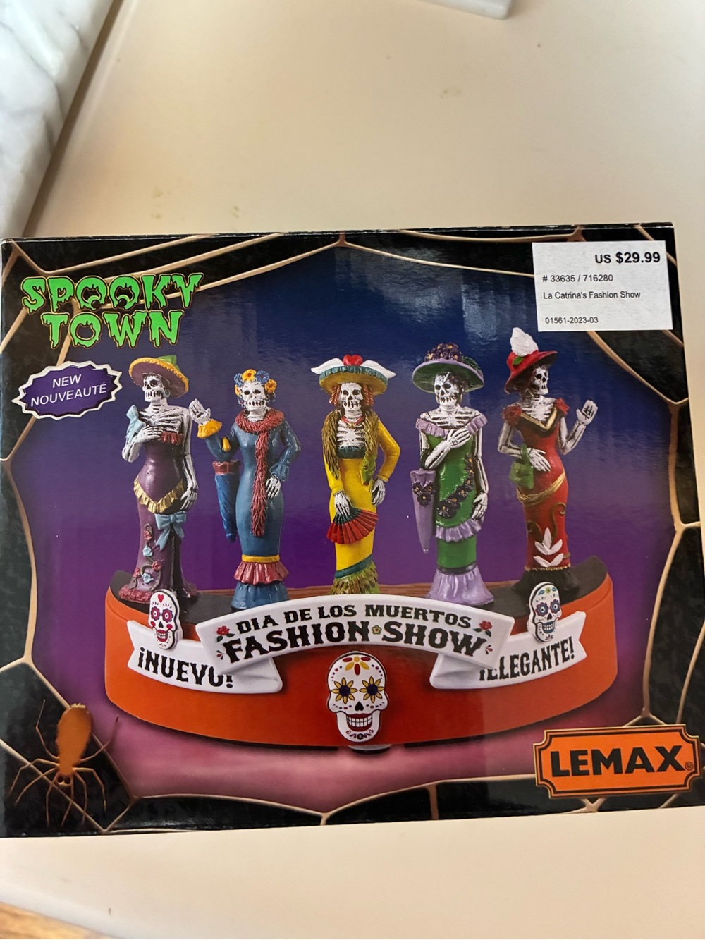 Lemax Spooky Town Dia de Los Muertos Fashion Show Figures